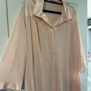 RARE Vanity Fair Peach 1960’s Vintage Satin Lingerie Housecoat Sheer Robe